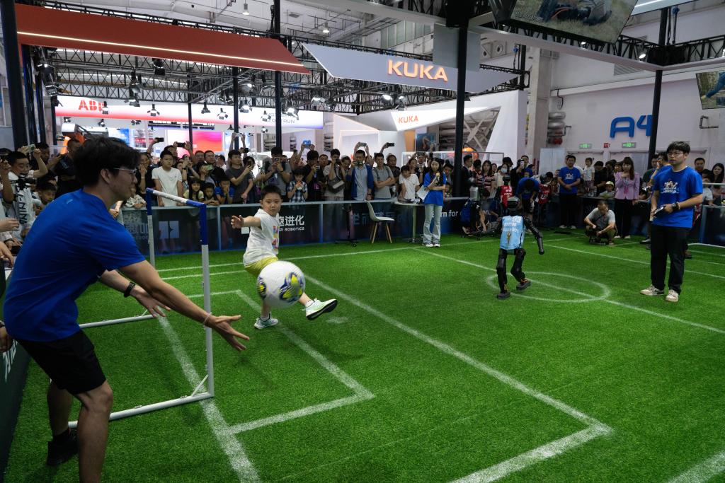 在世界机器人大会探秘下一代机器人“大脑”